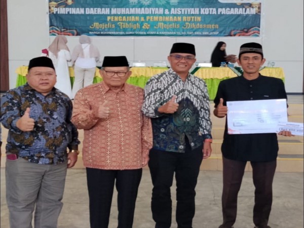 Apresiasi pemberian Reward untuk Pemenang Lomba PBB Putra dan Putri SMK Muhammadiyah Pagar Alam.