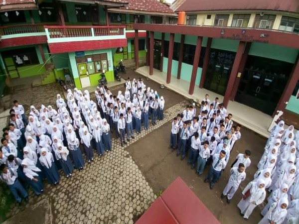 Hari pertama ujian satuan pendidikan smk Muhammadiyah pagaralam