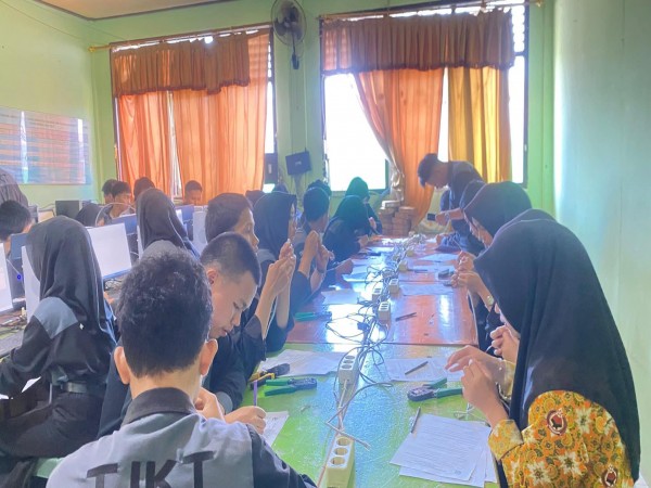 UJI KOMPETENSI KEAHLIAN JURUSAN TJKT SMK MUHAMMADIYAH DI UJI LSP SMKN 2 LAHAT.