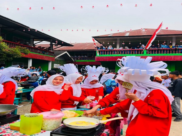 PEMBUKAAN LOMBA MASAK BIHUN DAN LOMBA VOKAL SOLO DALAM RANGKA HUT RI KE-81