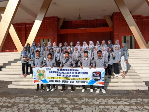 Kunjungan Industri Jurusan Manajemen Perkantoran Smkmuhpga