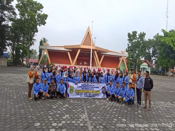 Kunjungan industri Jurusan Manajemen Perkantoran Smkmuhpga