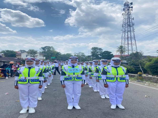 IKUT BERPARTISIPASI MEMERIAHKAN LOMBA BARIS DLAM RANGKA HUT RI KE-79