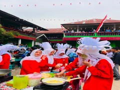 PEMBUKAAN LOMBA MASAK BIHUN DAN LOMBA VOKAL SOLO DALAM RANGKA HUT RI KE-81